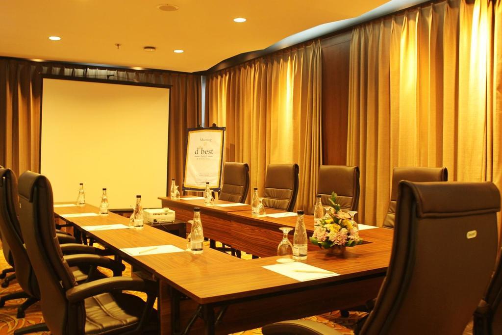 D'Best Hotel Pasar Baru Bandung Exterior foto