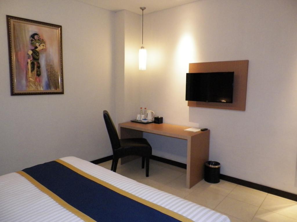 D'Best Hotel Pasar Baru Bandung Exterior foto
