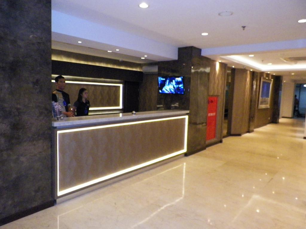 D'Best Hotel Pasar Baru Bandung Exterior foto